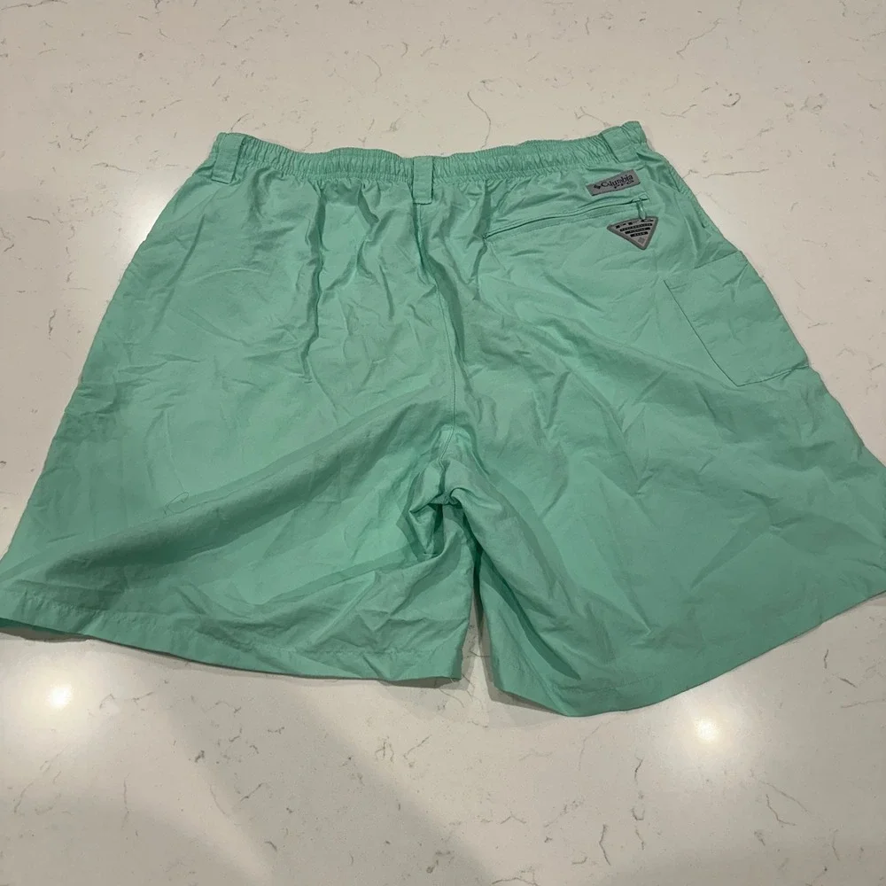 Columbia PFG Backcast III Water Shorts Mens Large Mint Green FM4009 Omni-Shade